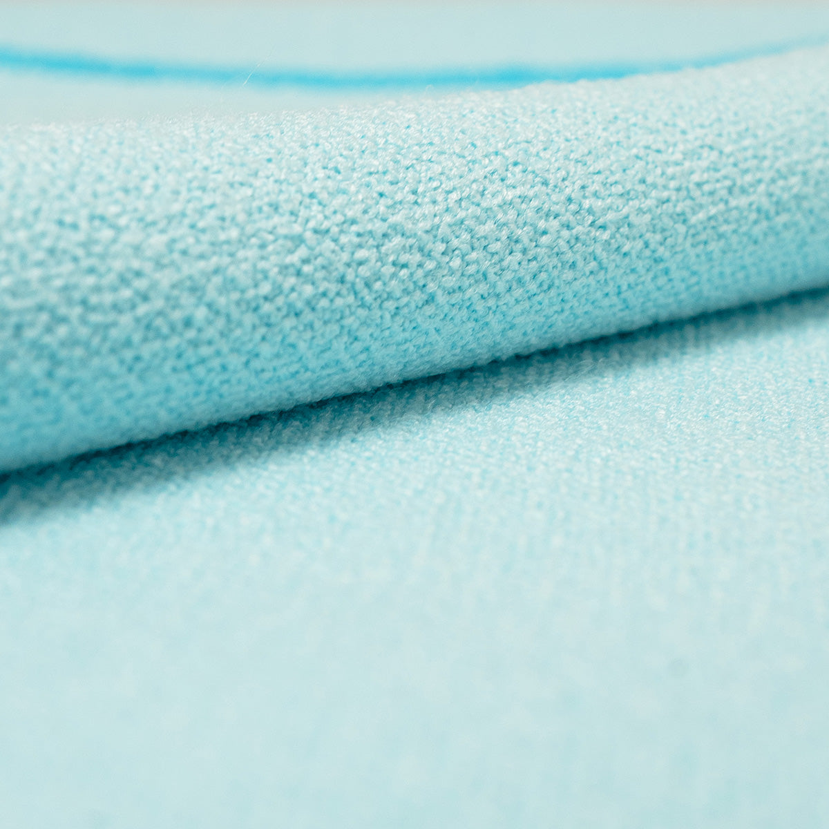 Labocosmetica Glass Towel close-up of 3D microfibre texture